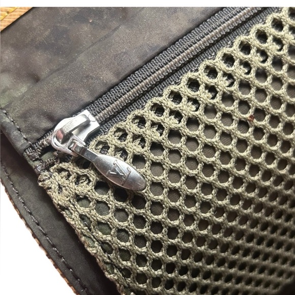 *Low Start* Limited Edition LV Cup trifold wallet - Neon yellow - Picture 6 of 10